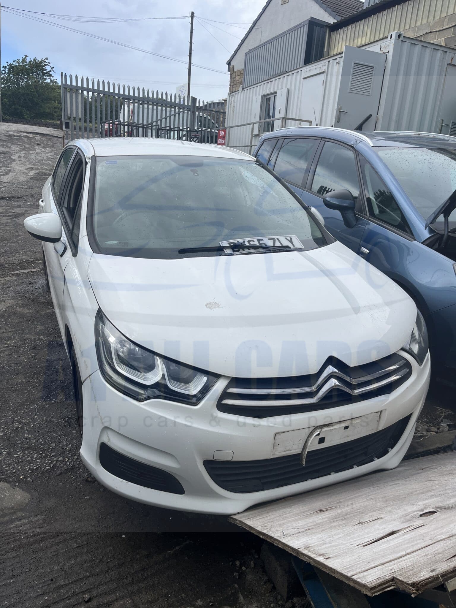 Citroen C4 Blue HDI Touch Mk2 2010-2015 1.6 Diesel 5 Speed Manual 5 Door Hatchback White Breaking for Parts