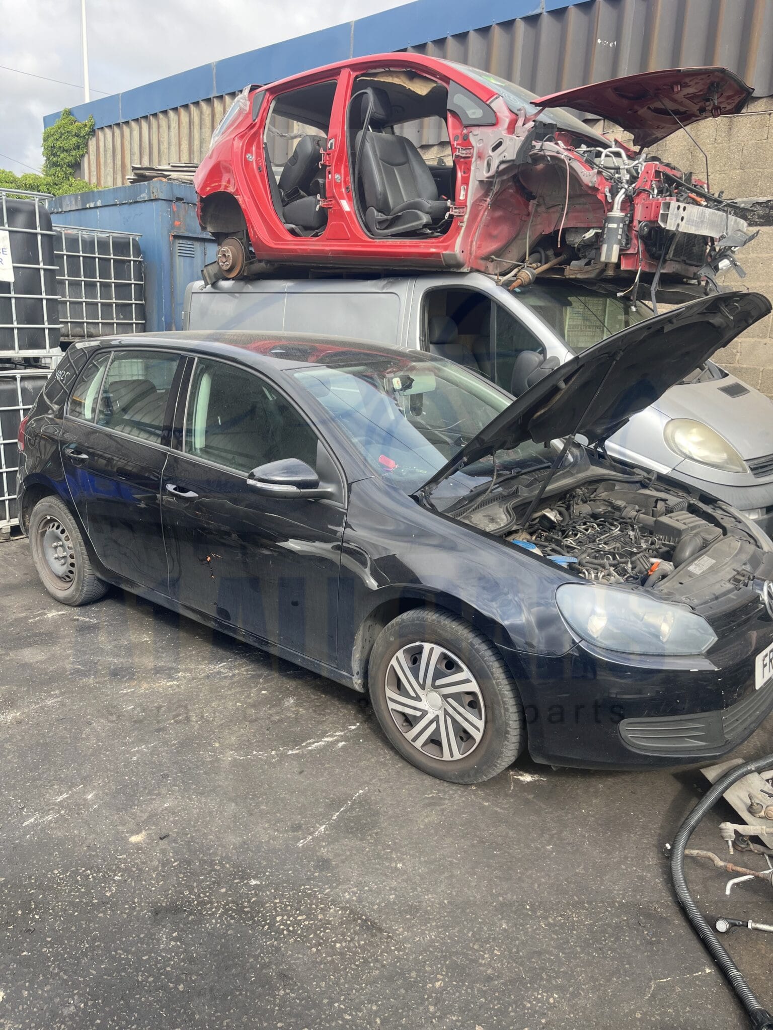 Volkswagen Golf S TDI Mk6 2008-2012 1.6 Diesel 5 Speed Manual 5 Door Hatchback Black LC9X Breaking for Parts