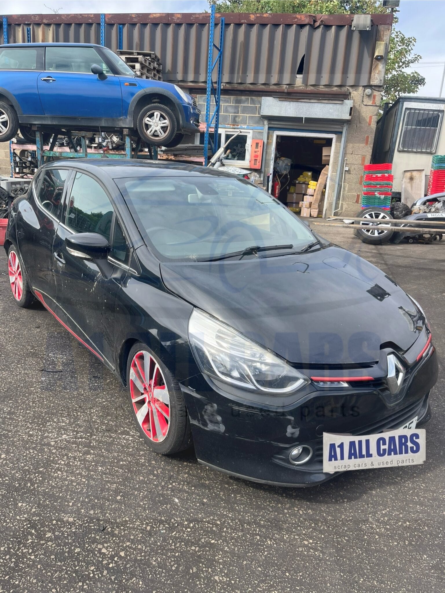 Renault Clio Dynamique S Media Nav 2013-2018 1.5 Diesel 5 Speed Manual 5 Door Hatchback Black Breaking for Parts