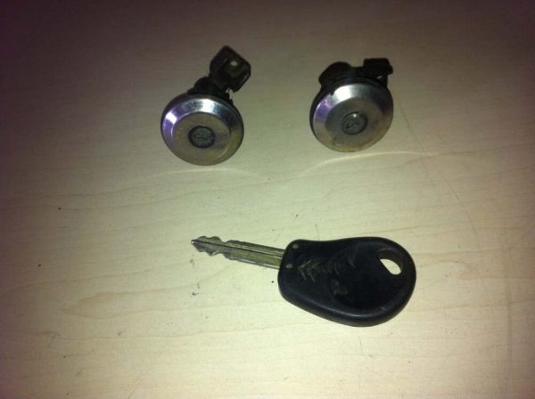 Citroen Saxo 1996-2000 Near Side and Offside Locks with Key