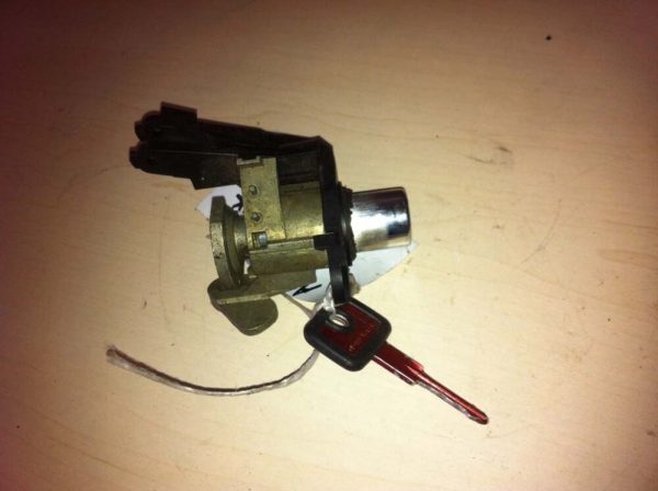 Vauxhall Astra 1994-1997 Boot Lock and Key