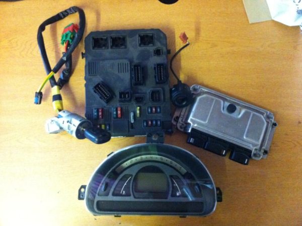 Citroen C2 2003-2008 1.6 16v ECU Lock Set