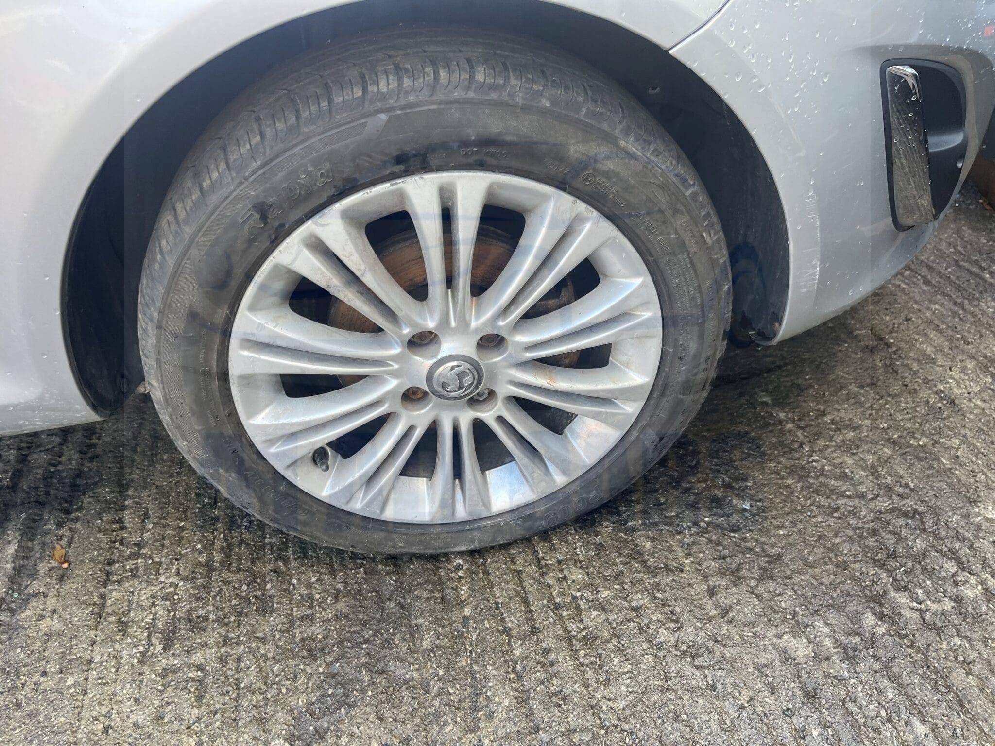 Vauxhall Corsa SE Mk3 FL D 2010-2014 1.2 Petrol 5 Speed Manual 3 Door Hatchback Silver Z176 Breaking for Parts