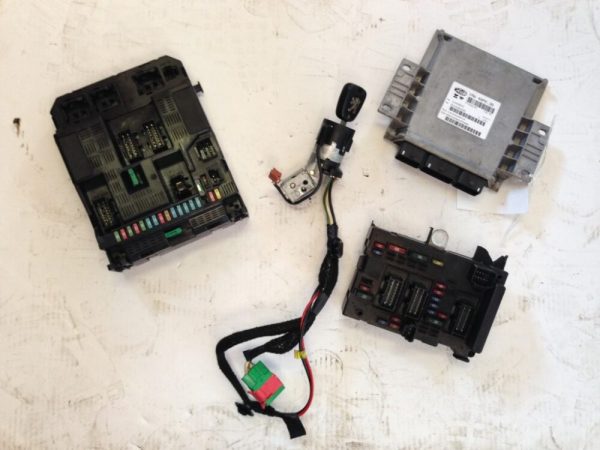 Peugeot 307 2001-2005 2.0 16v Full ECU Kit 9642606280