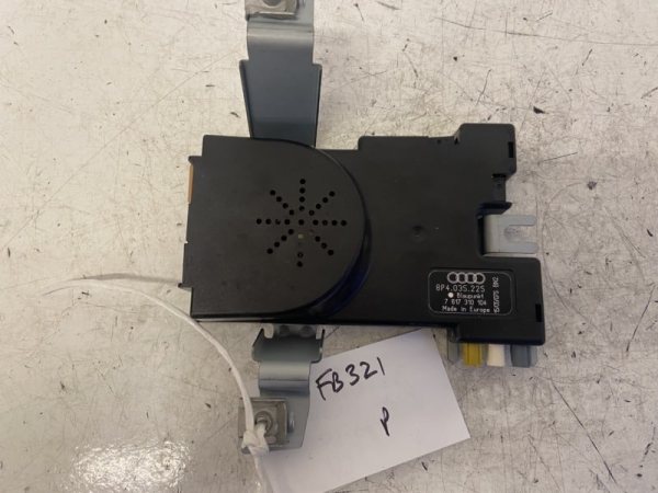 Audi A3 2003-2008 Hatchback Aerial Amplifier Module – 8P4035225 / 7617310104