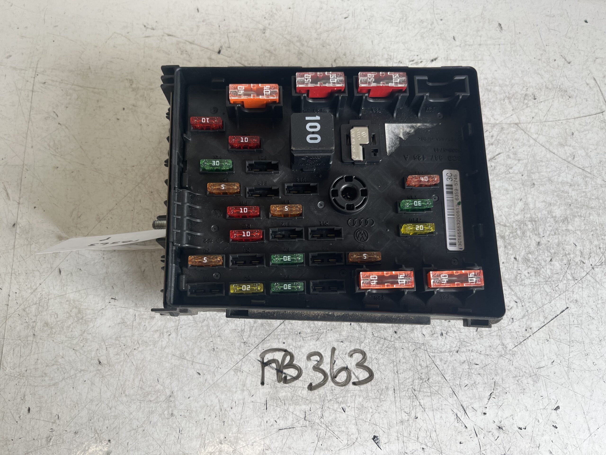 Volkswagen Golf / Passat 2008-2015 Fuse Box – 3C0937125A