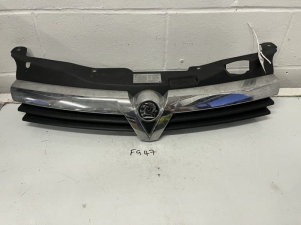 Vauxhall Astra 2004-2008 Front Grill With Badge