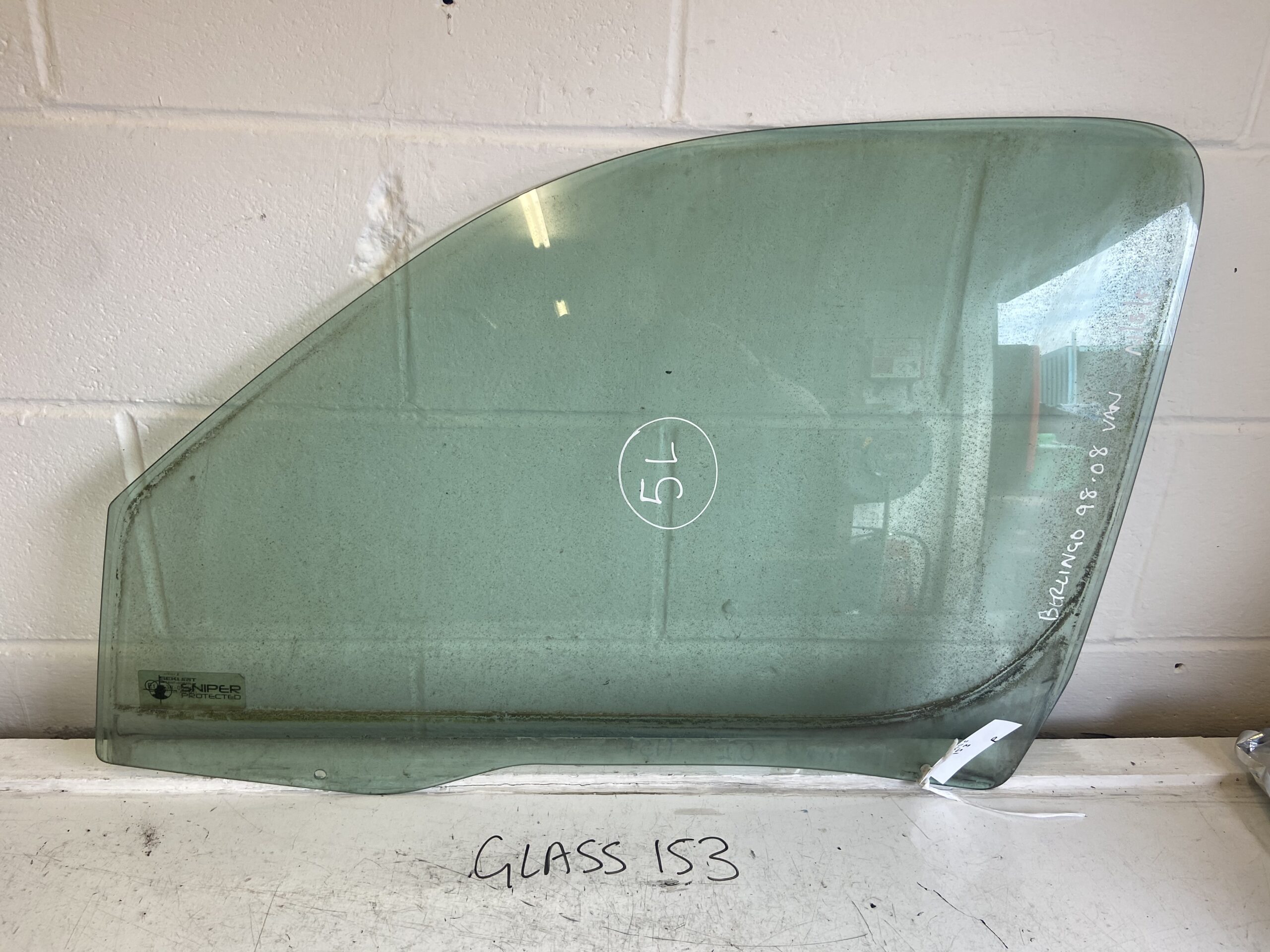 Citroen Berlingo / Peugeot Partner 1998-2008 Van / MPV Near Side Front Door Glass