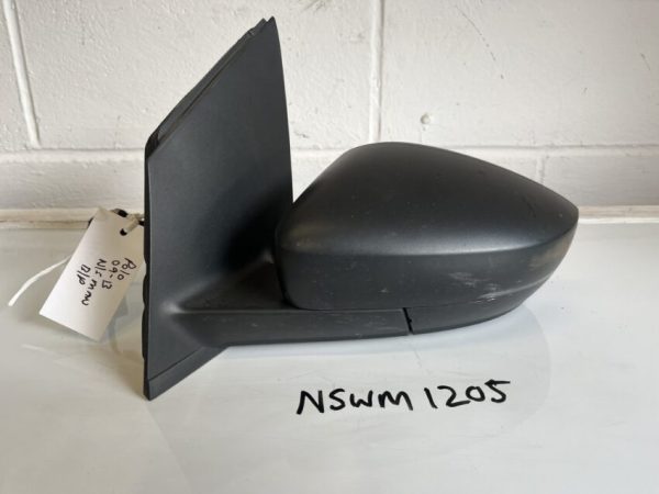 Volkswagen Polo 2009-2014 Hatchback Near Side Manual Door Mirror With Indicator – Black Plastic