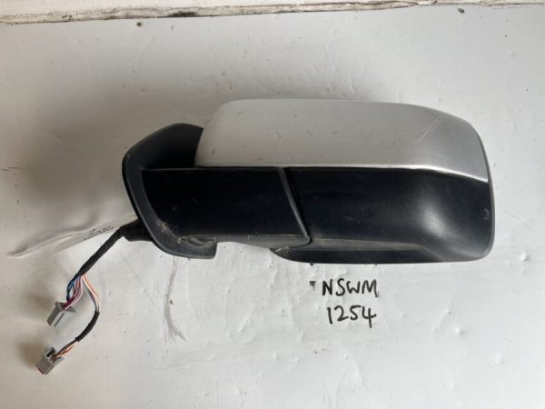 Land Rover Discovery 2005-2010 4×4 Near Side Electric Door Mirror – Silver – 7 And 4 Wire Twin Plugs