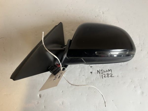 Audi A4 2012-2015 Saloon / Estate Near Side Electric Door Mirror – Black LZ9Y Colour Code