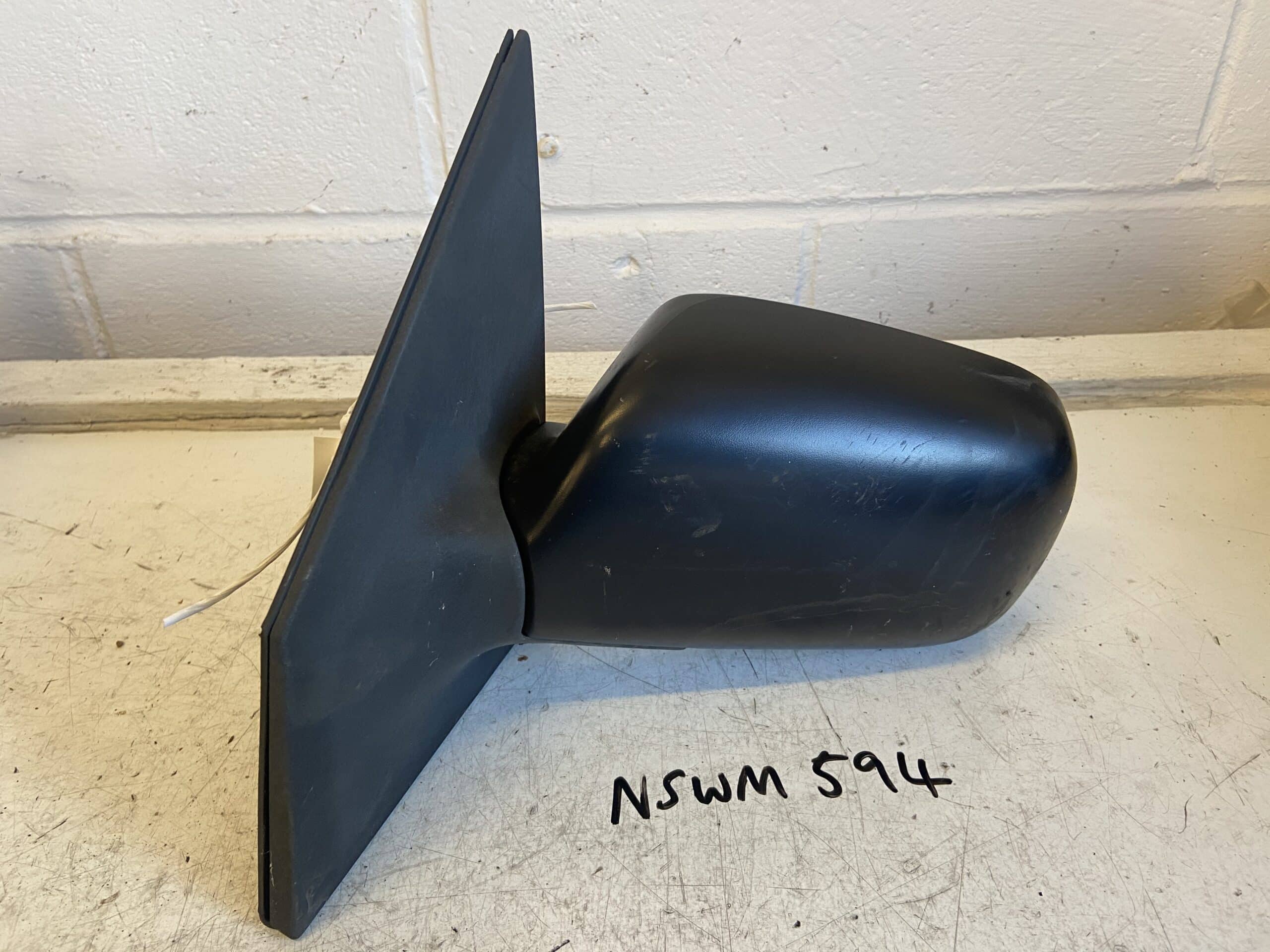 Toyota Yaris 1999-2003 HatchbackNear Side Electric Door Mirror – Black Plastic