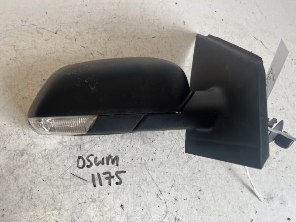 Volkswagen Polo 2005-2009 Hatchback Off Side Manual Door Mirror With Indicator – Black Plastic