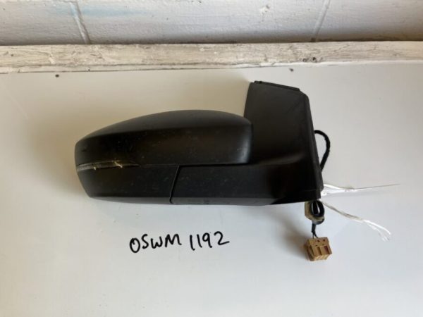 Volkswagen Polo 2009-2014 Hatchback Off Side Manual Door Mirror With Indicator – Black Plastic