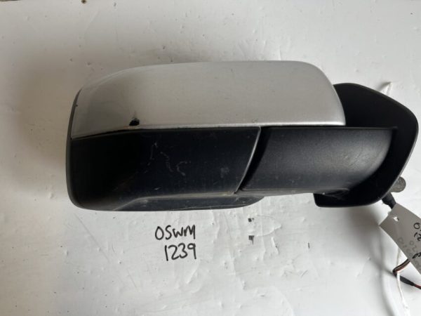 Land Rover Discovery 2005-2010 4×4 Off Side Electric Door Mirror – Silver – 7 And 4 Wire Twin Plugs