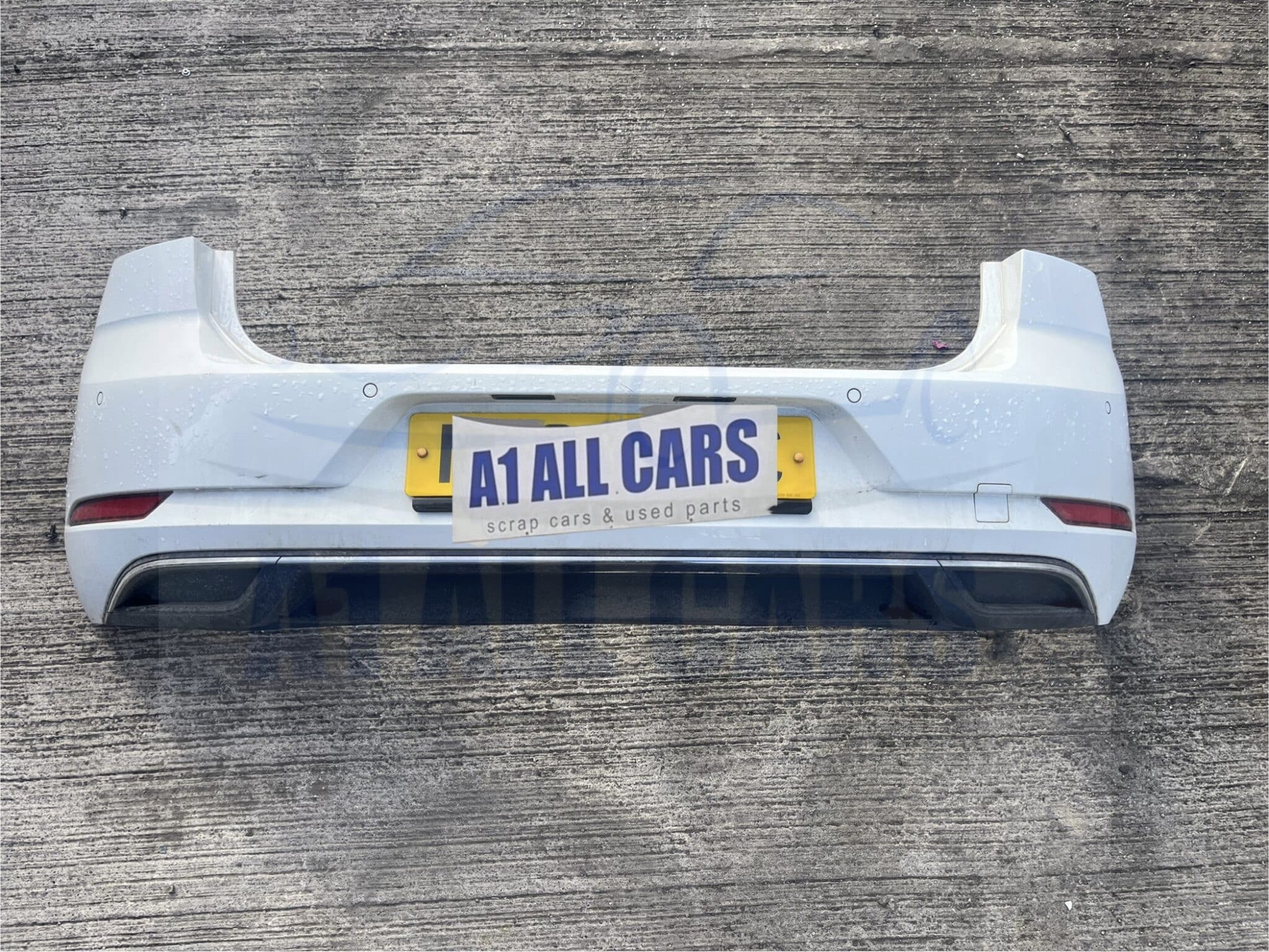 Volkswagen Golf 2016-2019 MK7.5 Facelift 5 Door Hatchback Rear Bumper With Sensors – White LC9A Colour Code
