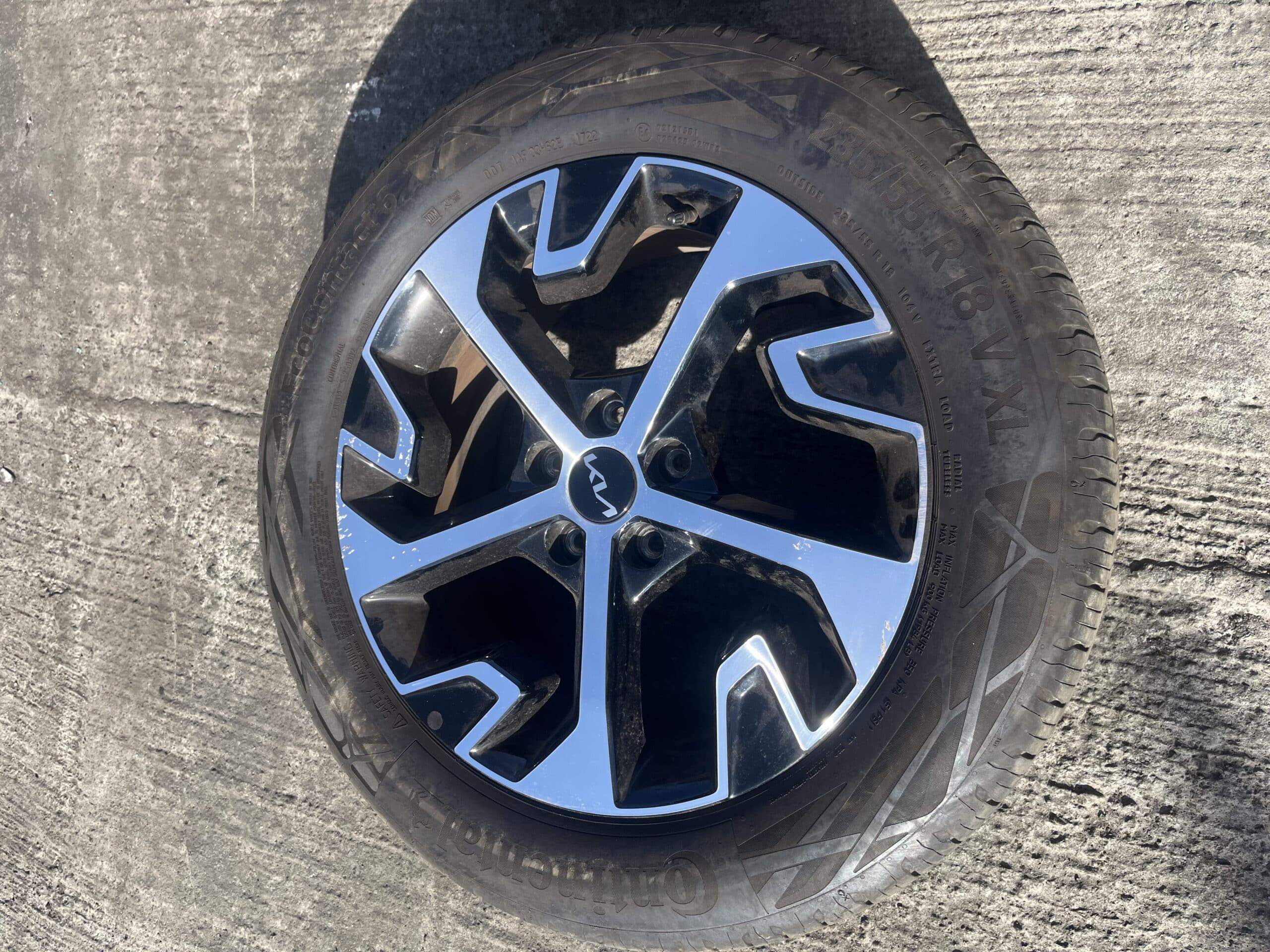 KIA Sportage 2021> MK5 Single 18″ Alloy Wheel And Tyre – 235/55/18 ( Light Scratch )