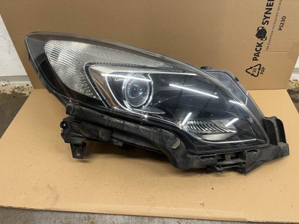 Vauxhall Zafira Tourer 2012-2017 MPV Off Side Headlamp – 39009024