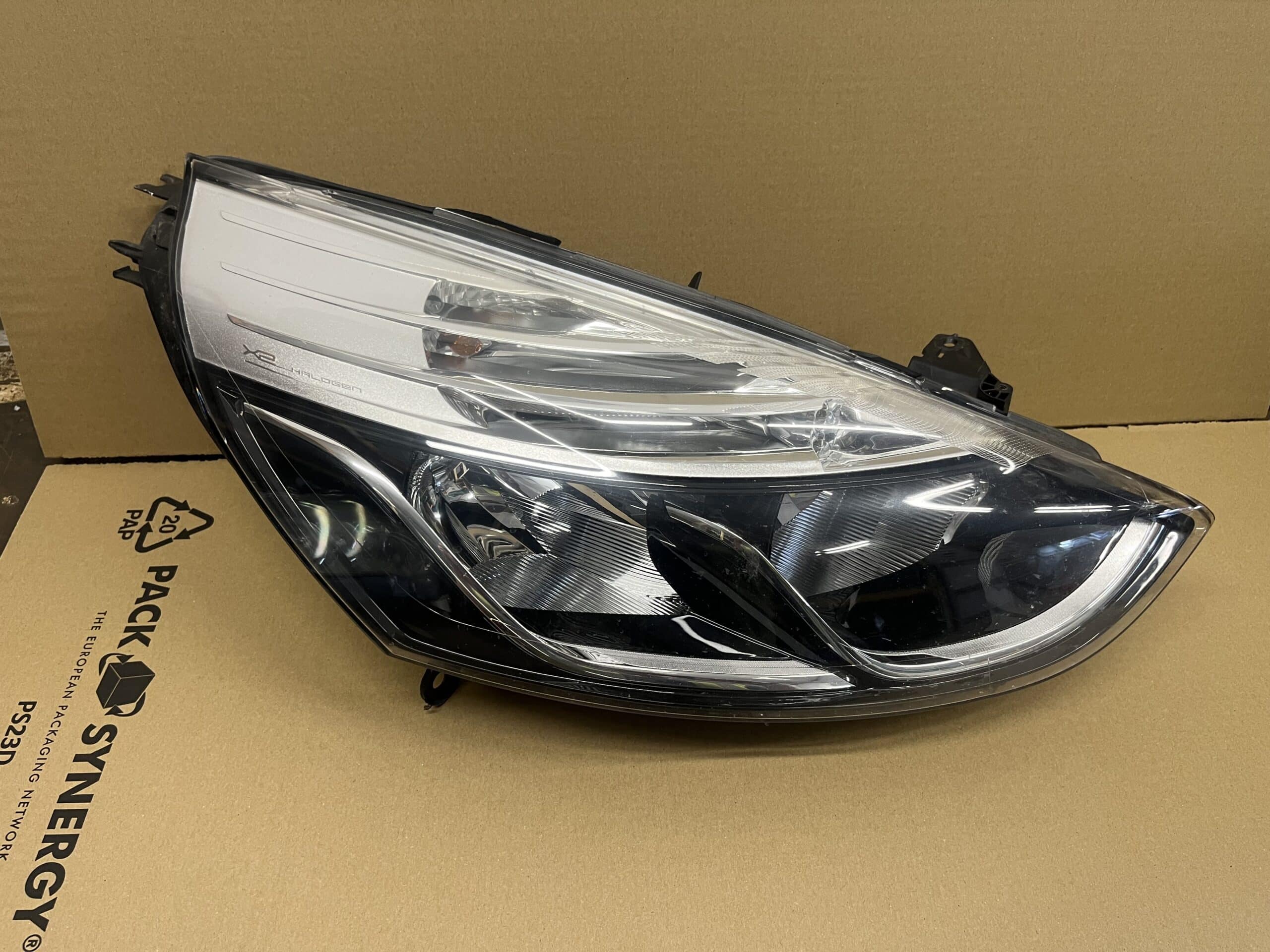 Renault Clio 2013-2018 Off Side Headlamp – 260102482R