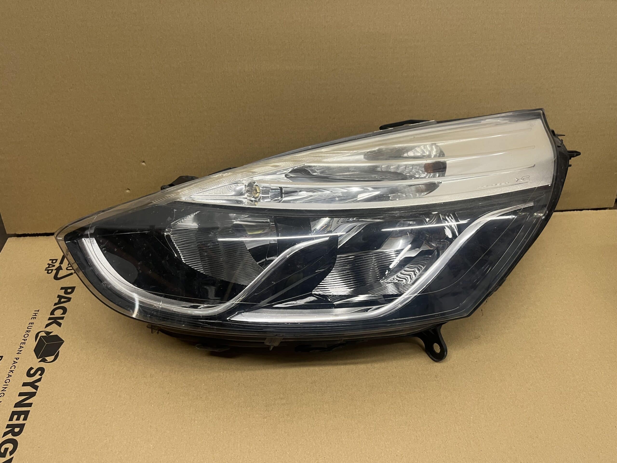Renault Clio 2013-2018 Near Side Headlamp – 260606688R