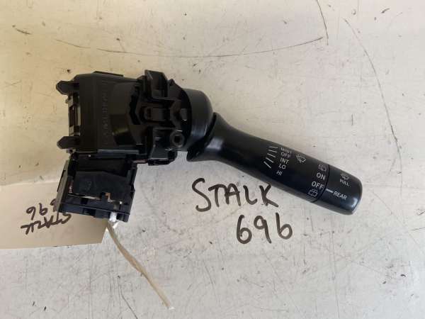 Toyota Yaris 2006-2009 Hatchback Wiper Stalk – 9 Pin Plug