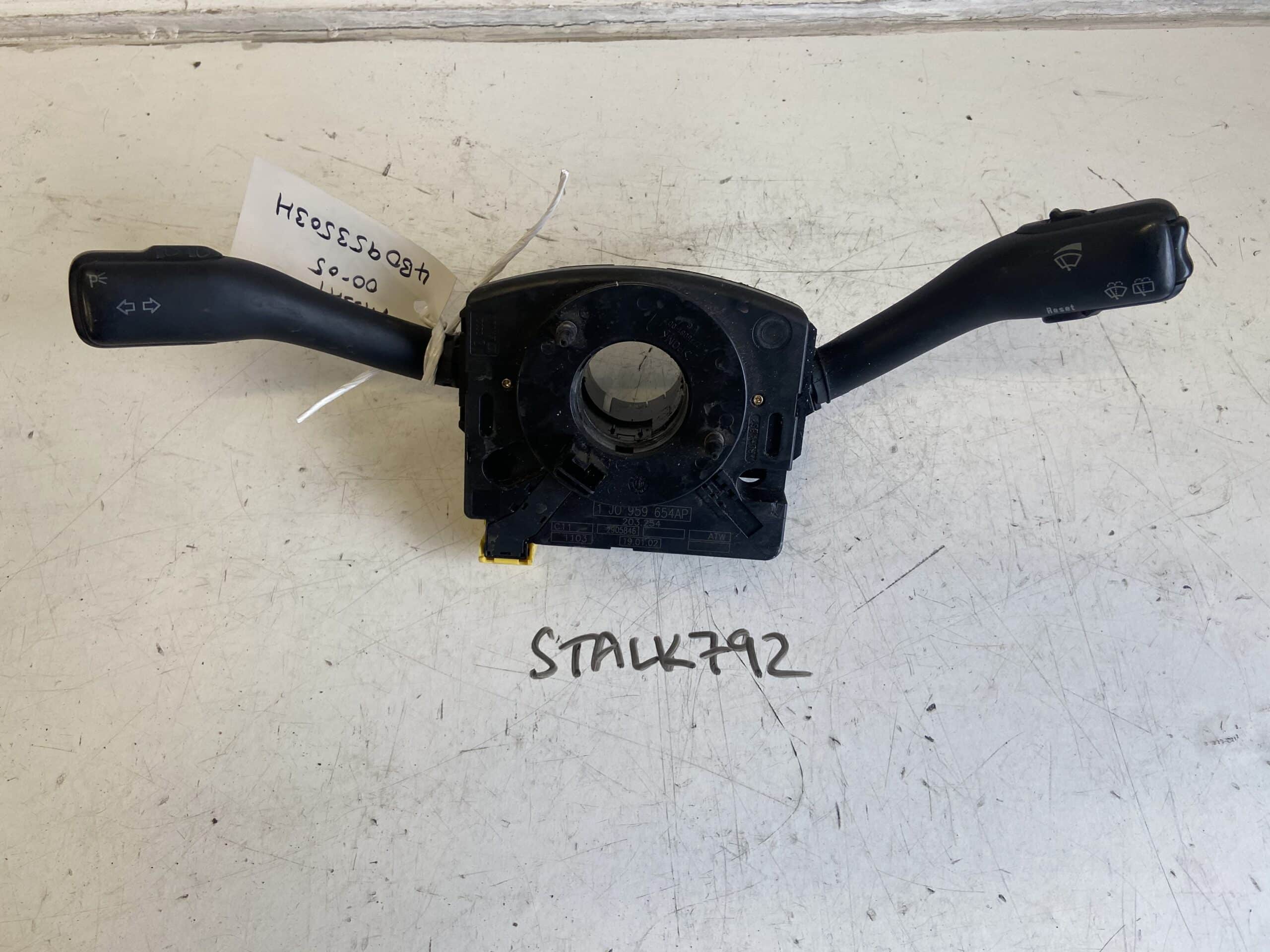 Volkswagen Passat 2000-2005 Saloon Stalk Unit Combined With Squib – 4B0953503H