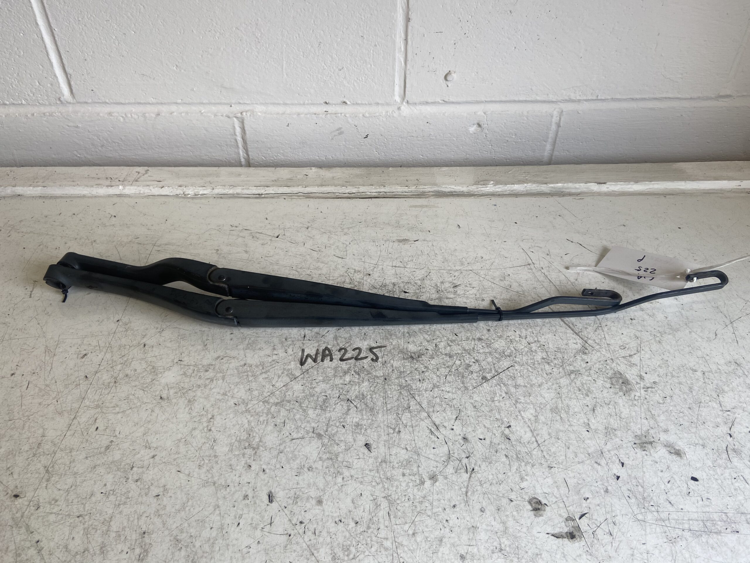 Vauxhall Vectra 2002-2008 Front Wiper Arms – PAIR