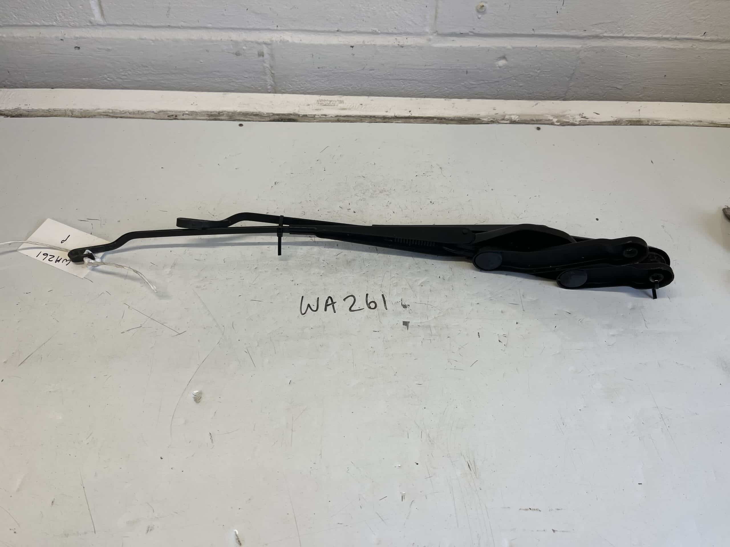 Renault Clio 2001-2005 Hatchback Front Wiper Arms – Pair
