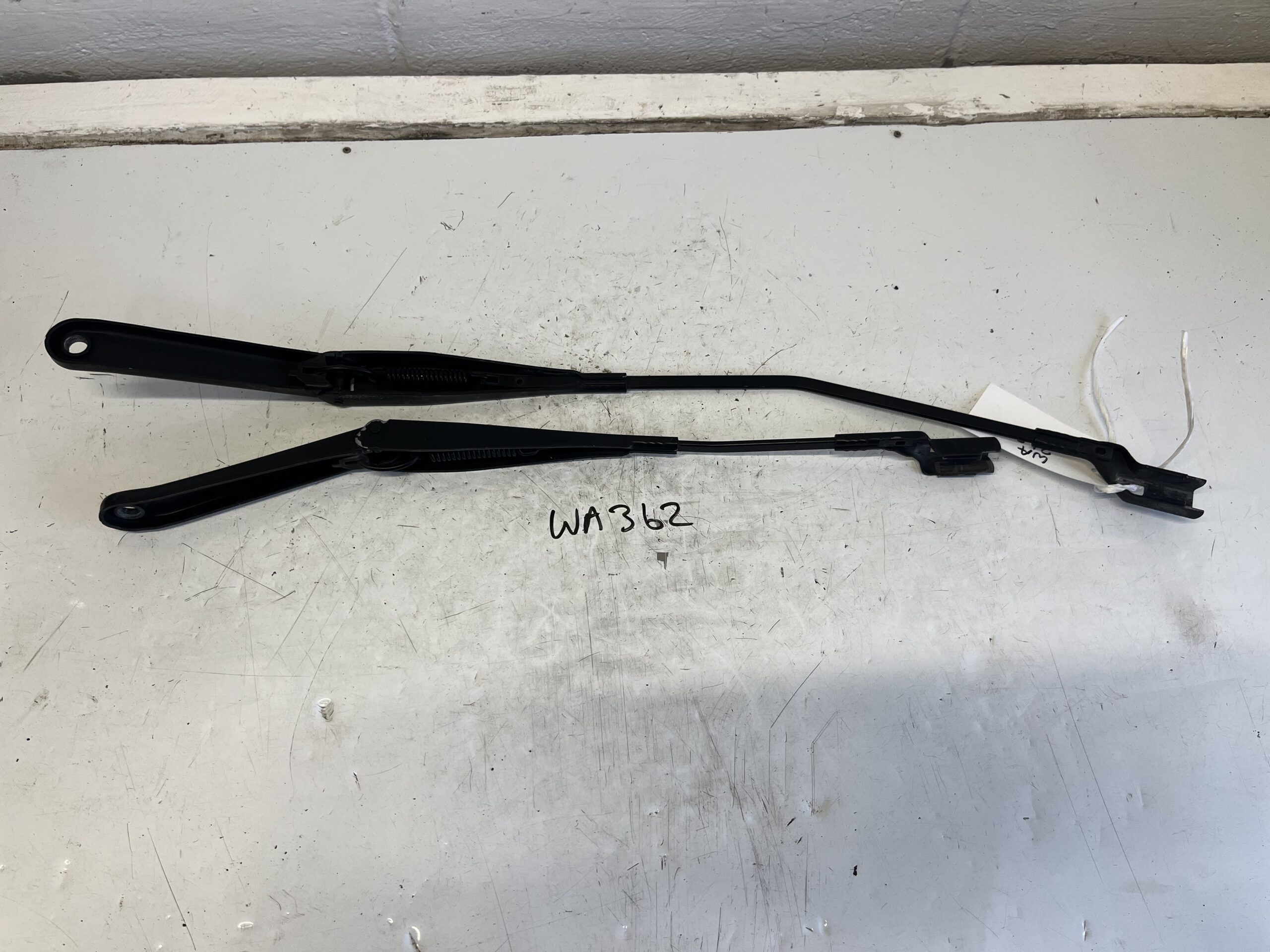 Ford Fiesta 2008-2017 Hatchback Front Wiper Arms – Pair