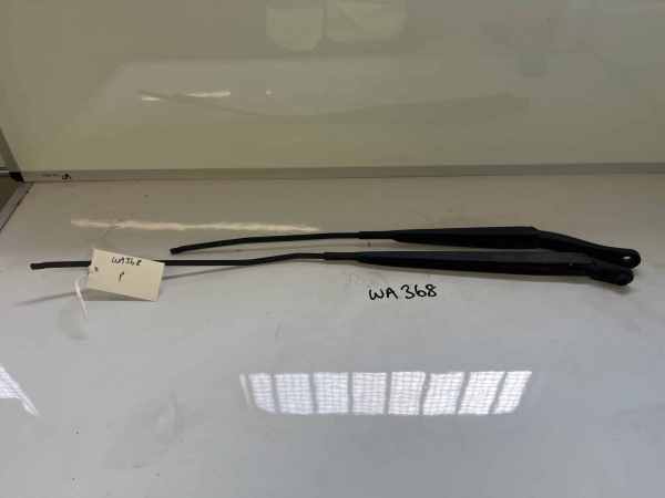 Renault Clio 2005-2012 Hatchback / Estate Front Wiper Arms – PAIR