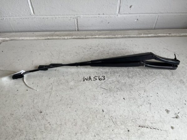 Volkswagen Passat 2010-2014 Hatchback / Estate Front Wiper Arms – PAIR