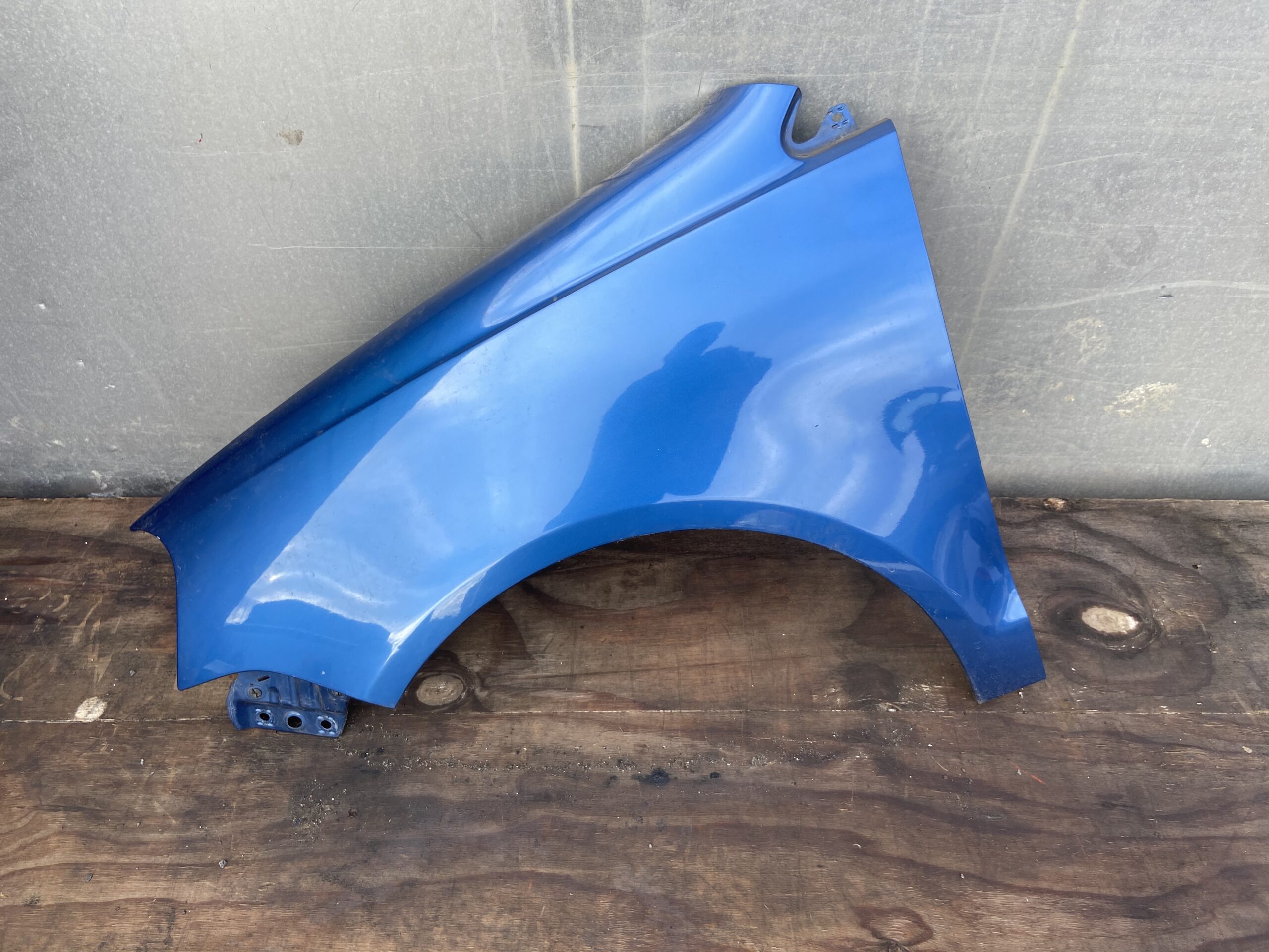 Volkswagen Polo 2005-2009 Hatchback Near Side Wing – Blue LD5Q