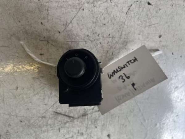 Vauxhall Astra / Insignia 2009-2015 Electric Door Mirror Switch – 13271827EE