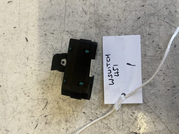MG MG3 2012-2018 5 Door Hatchback Near Side Single Window Switch – 10095652