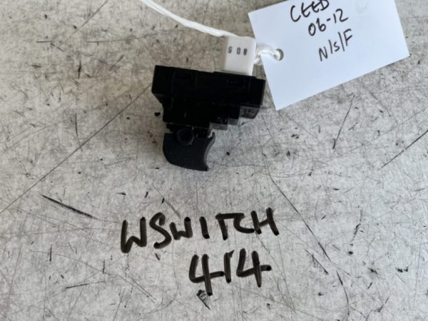 Kia Ceed 2006-2012 Near Side Front Window Switch – 93575-1H100