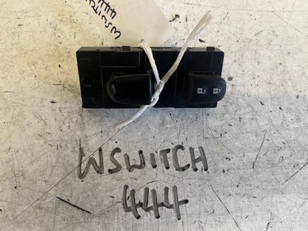 Nissan Qashqai 2013-2017 5 Door – Near Side Front Electric Window Switch – 8 Pin Plug