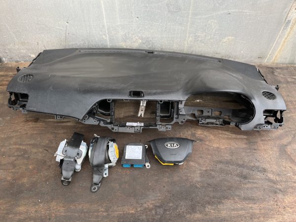 Kia Picanto 2011-2015 5 Door Hatchback Airbag Kit – ( Seatbelts Not Included )