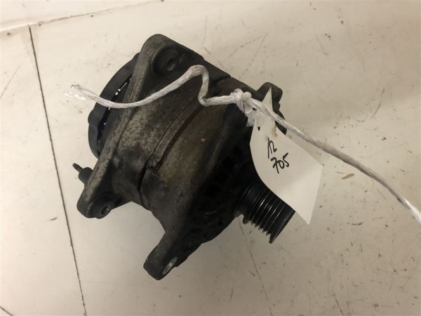 Volkswagen Polo 2000-2002 1.4 8v Petrol Alternator 037903025L