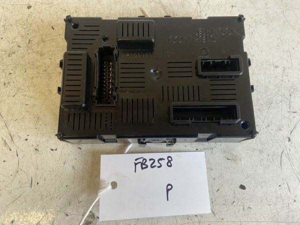 Renault Clio 2005-2012 Fuse Box / BCM – 8201054129