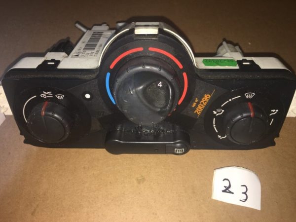 Renault Megane 2003-2006 Non Air Con Heater Control Panel