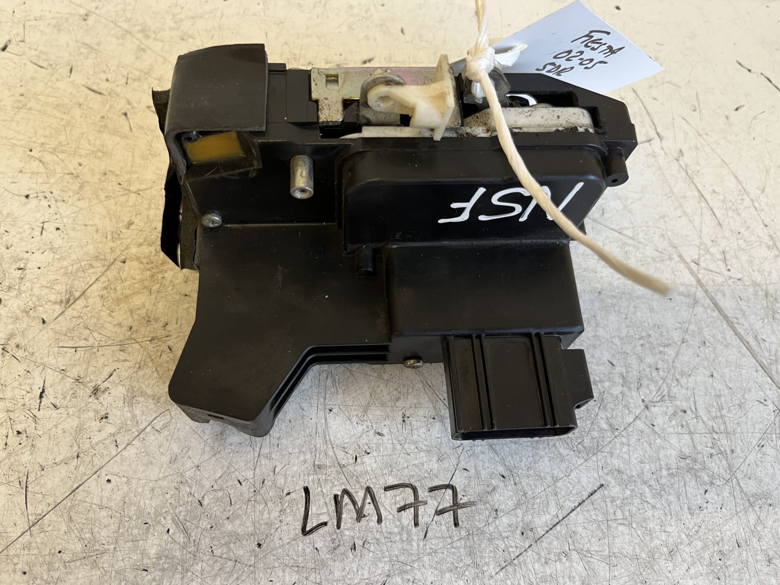 Ford Fiesta 2002-2005 5 Door Hatchback Near Side Front Door Locking Mechanism