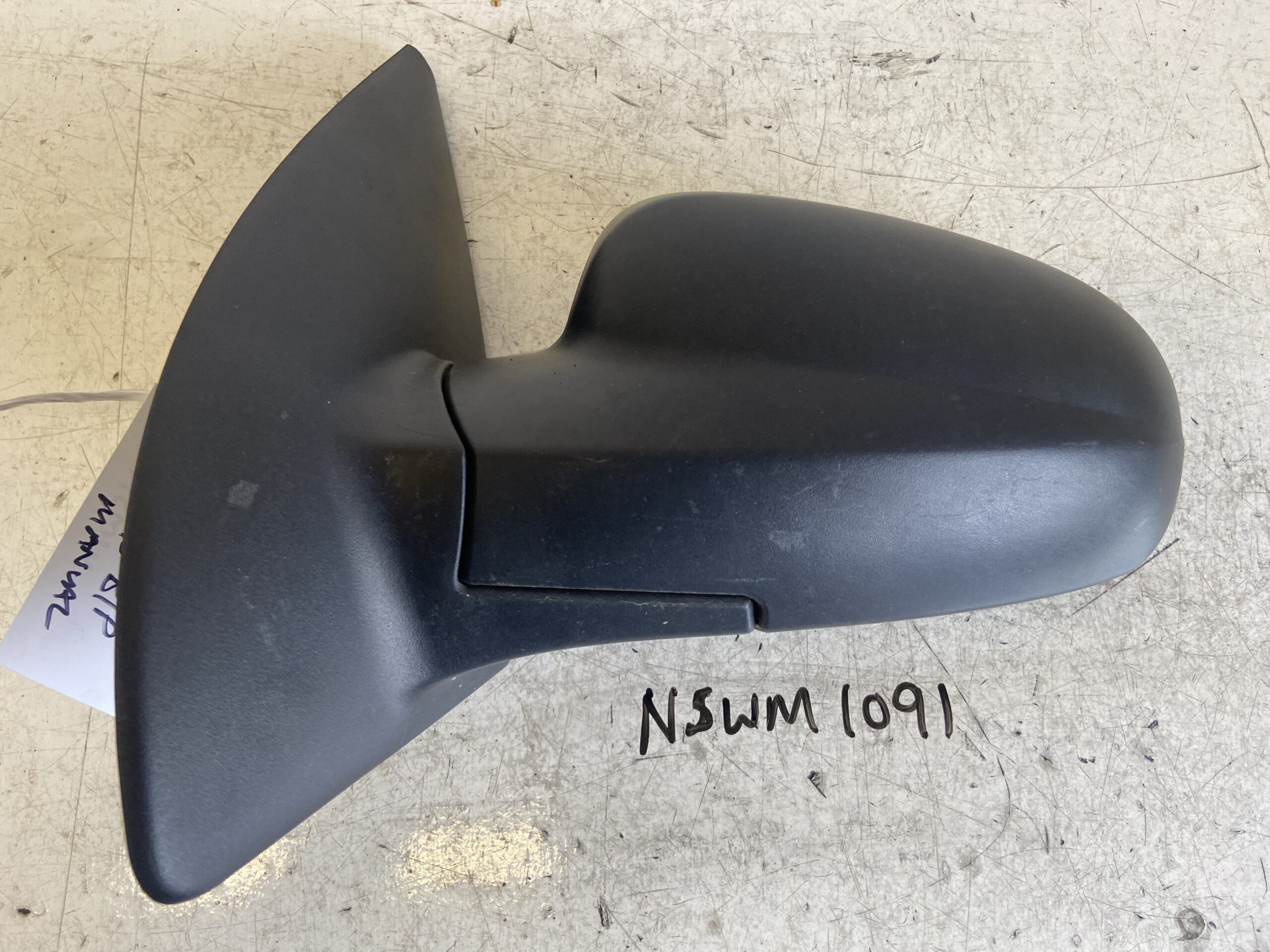 Chevrolet Aveo 2008-2011 Hatchback Near Side Manual Door Mirror – Black Plastic