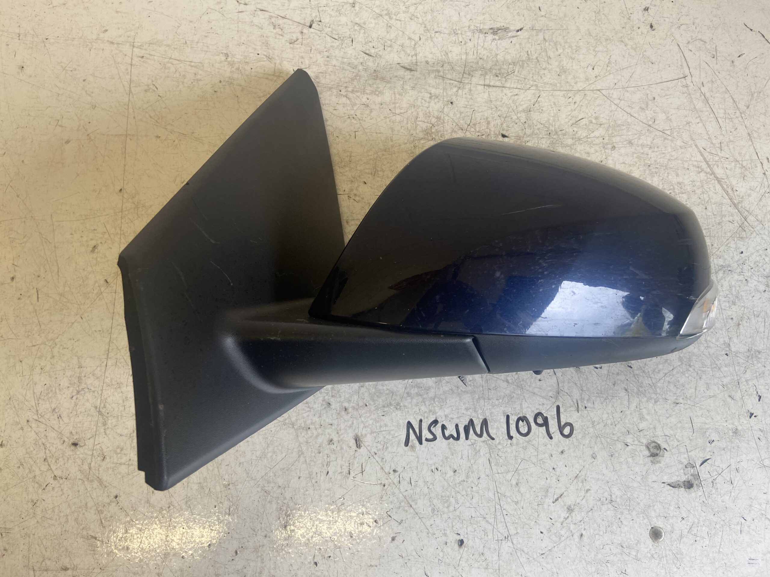 Renault Megane 2008-2014 Hatchback / Estate Near Side Electric Door Mirror – Blue