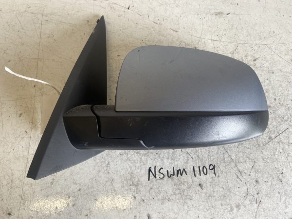 Vauxhall Meriva 2003-2010 Hatchback Near Side Electric Door Mirror – Silver Z163