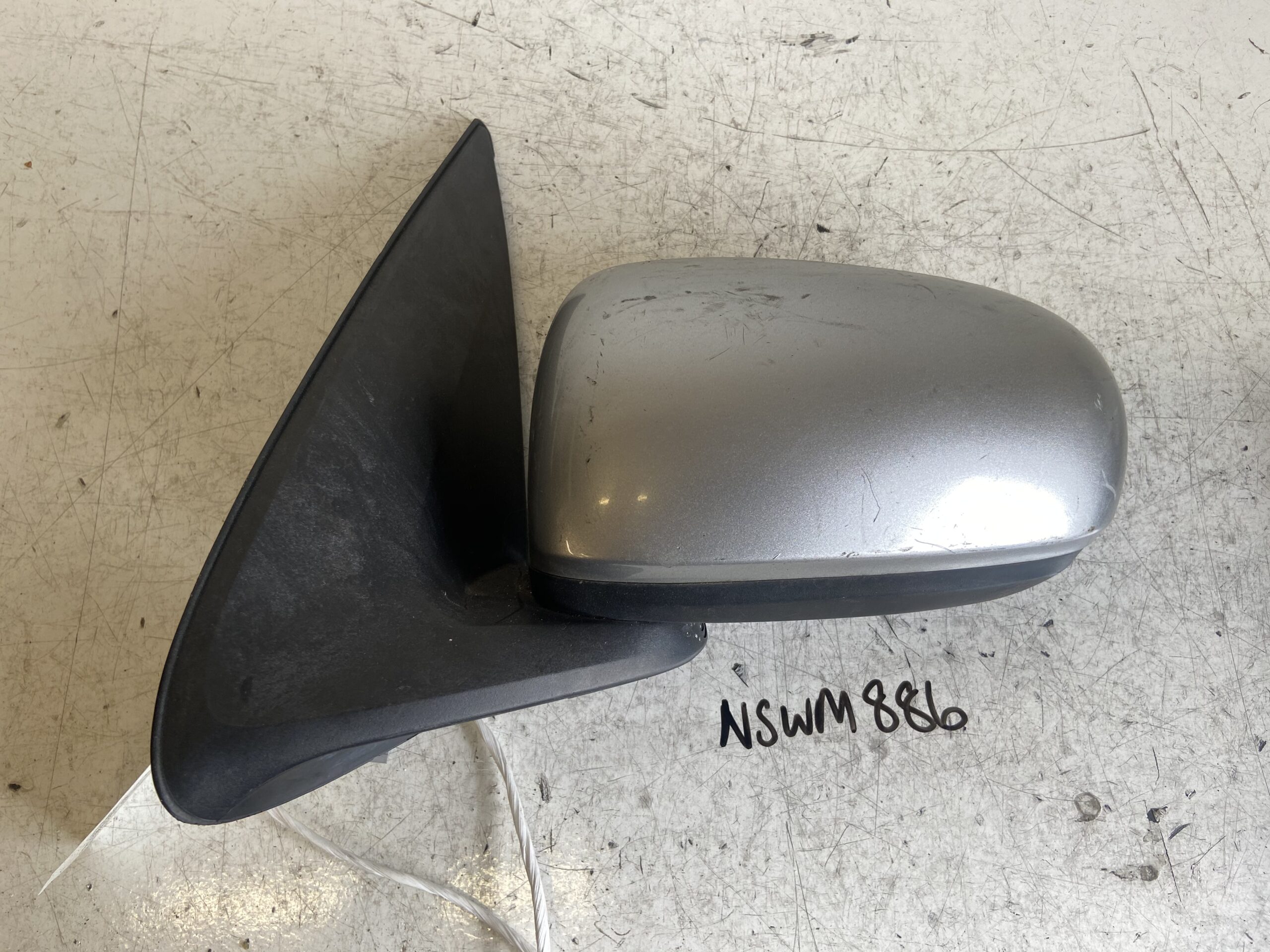 Nissan Almera 2000-2006 Htahcback/Saloon Near Side Electric Door Mirror -Silver