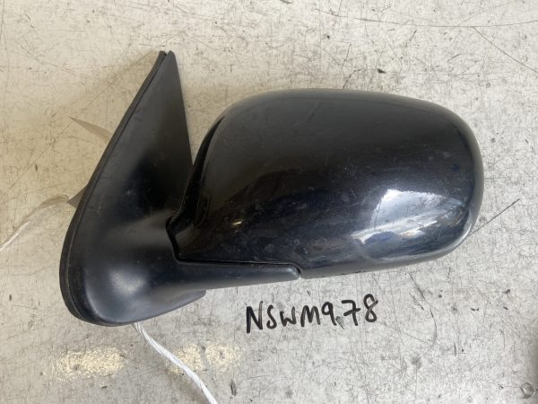 Nissan Micra 1993-2002 Hatchback Near Side Manual Door Mirror – Black Colour Coded