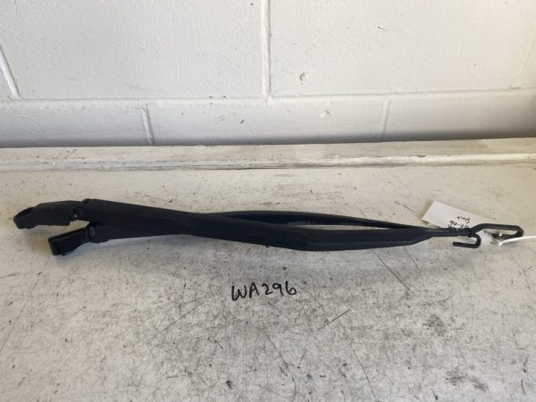 Nissan Primera 2002-2006 Front Wiper Arm – PAIR