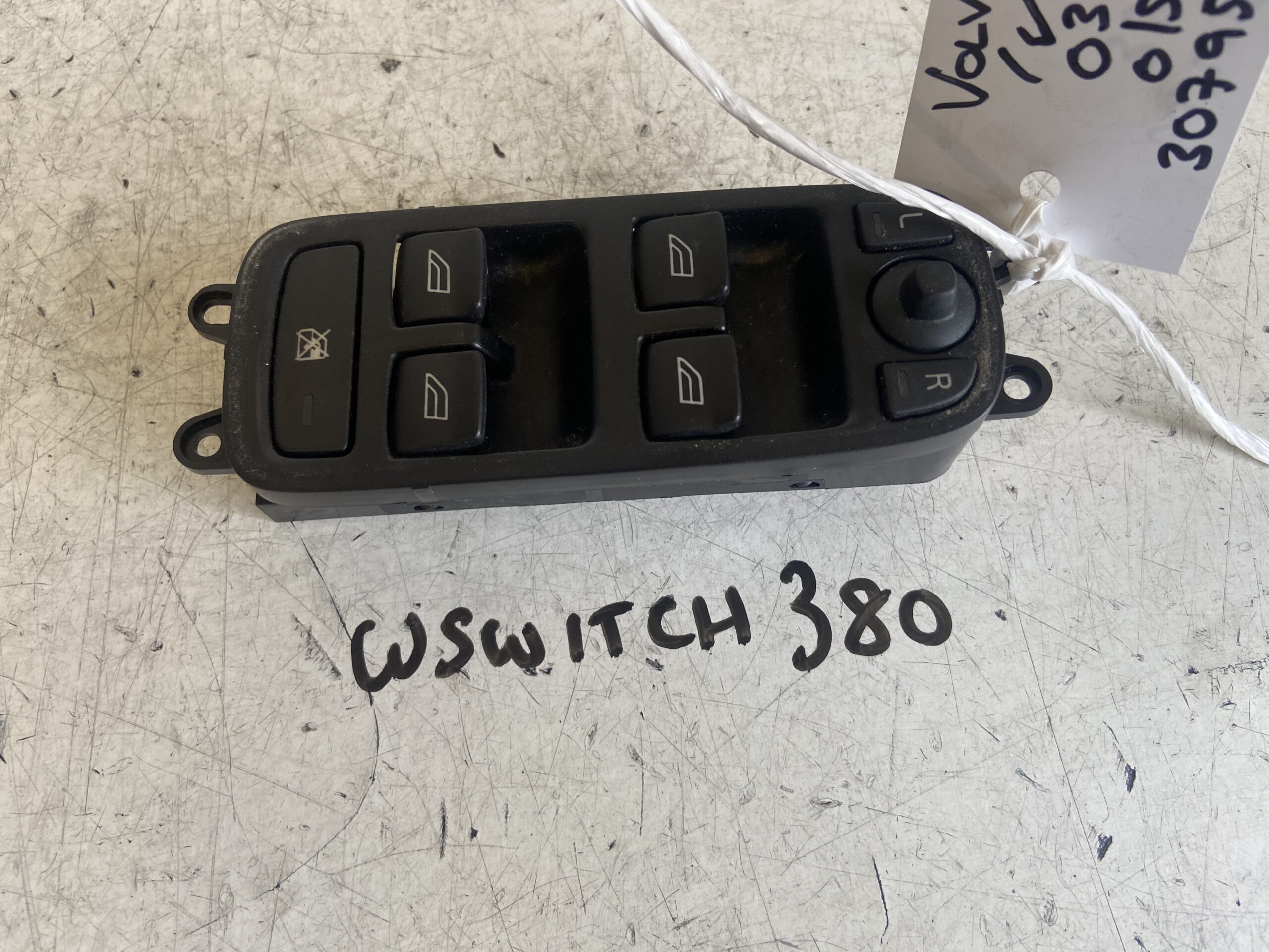 Volvo S40 / V40 2003-2007 5 Door Off Side Front Window Switch 4 Way – 30795081
