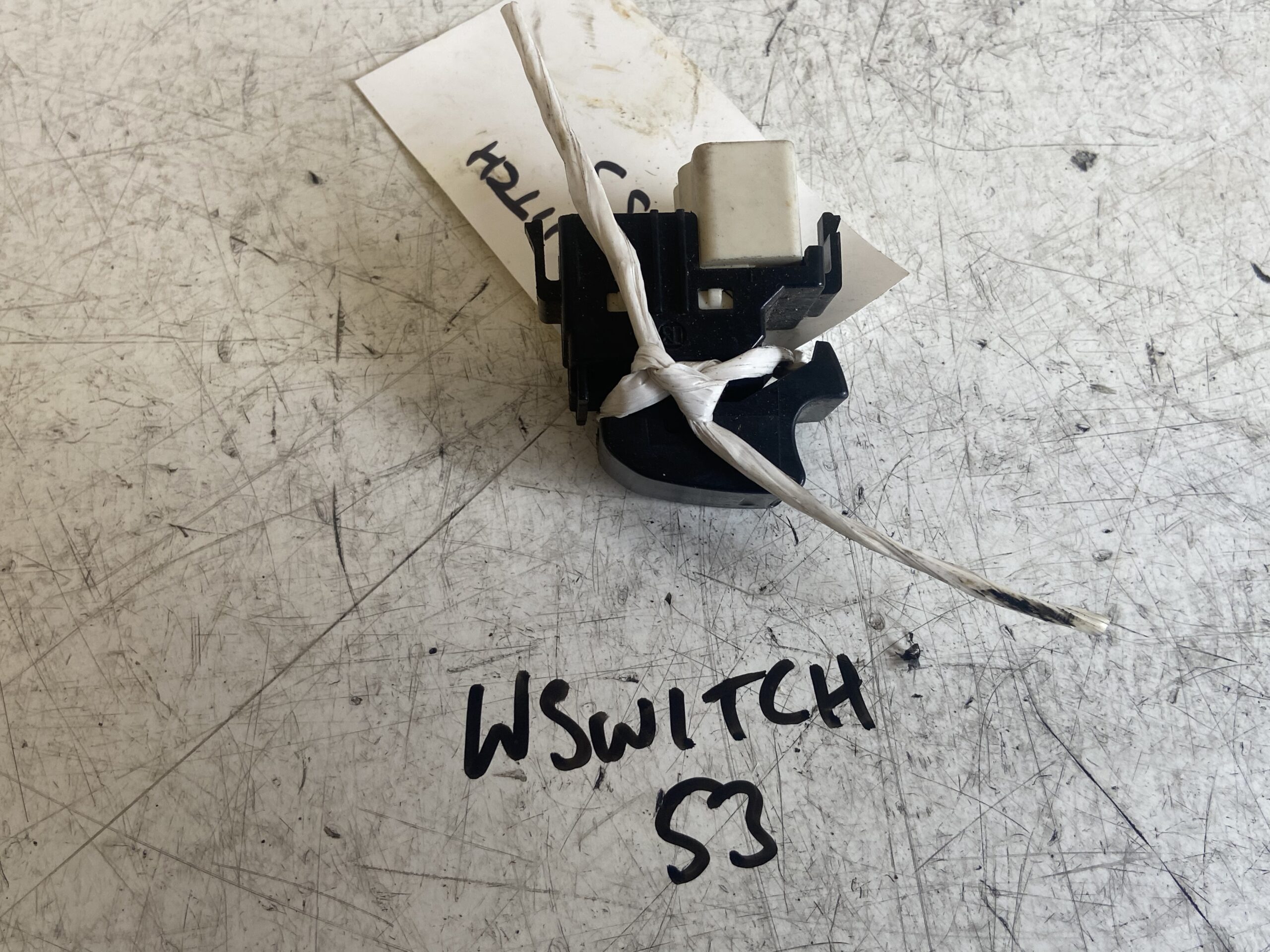 Toyota Yaris 1999-2003 Near Window Switch.