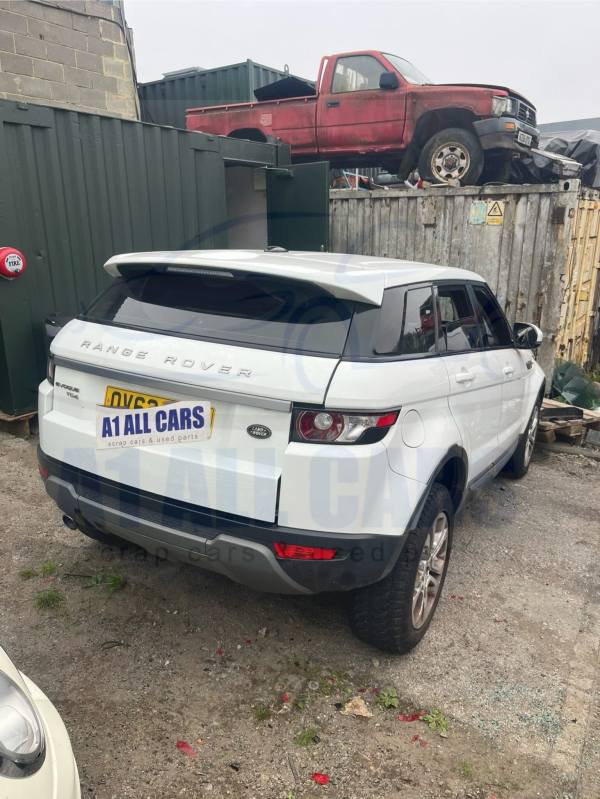 Land Rover Range Rover Evoque TD4 Pure Tech Mk1 2011-2018 2.2 Diesel 6 Speed Manual 5 Door Estate White LRC867 White Breaking for Parts